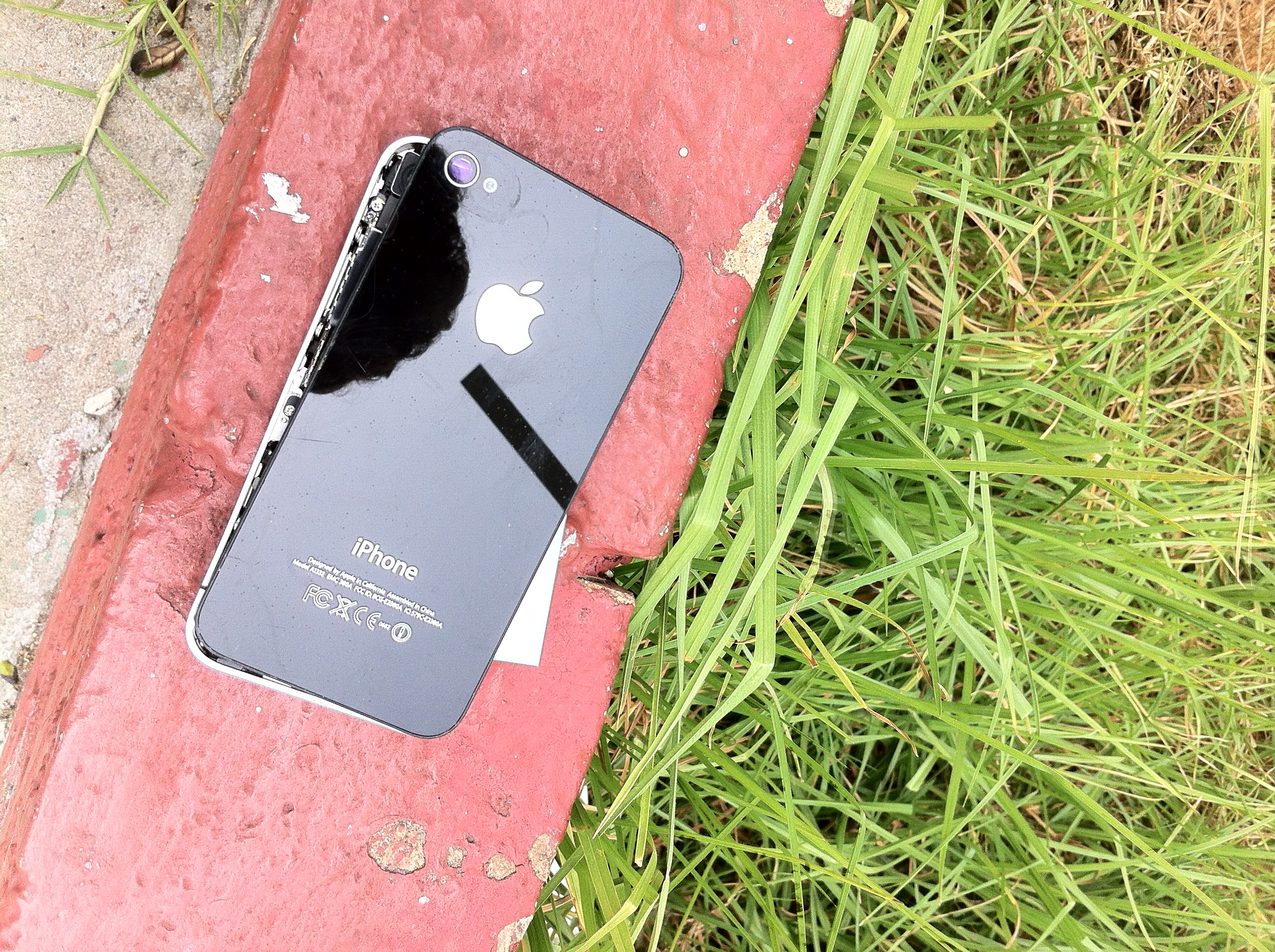 Broken_iphone